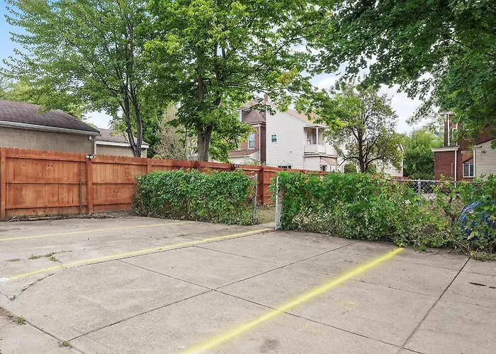 Homestay Bloomfield, Shadyside !d Spacious And Unique Bright Private Bedroom With Shared Bathroom *